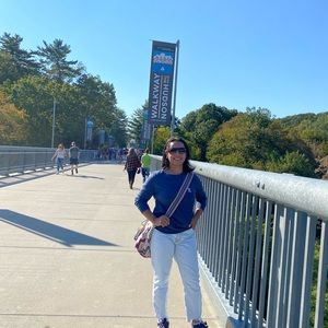 Abercrombie & Fitch The Mom High Rise Mom Jeans - 29 / 8R